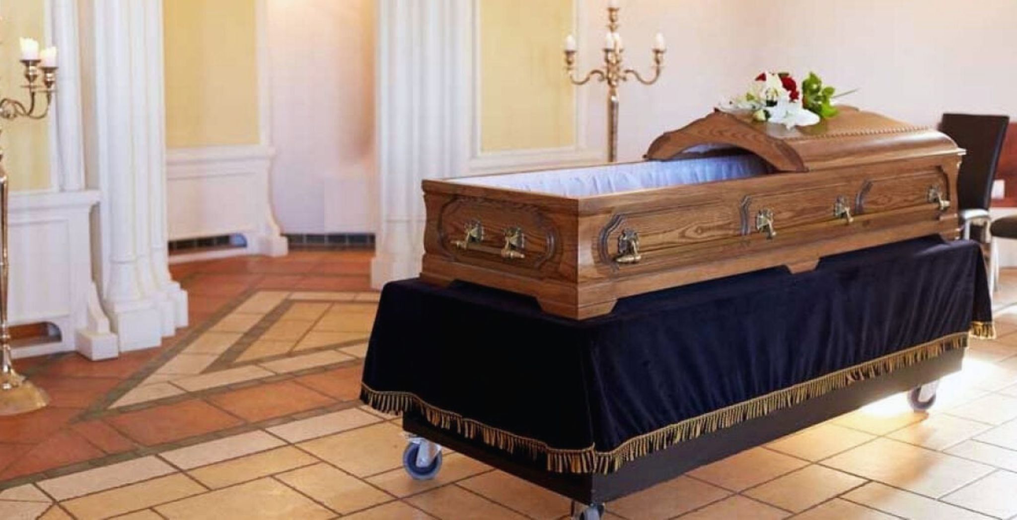 how is a body prepared for cremation, cremation process, does a body get drained before cremation, cremation process step-by-step